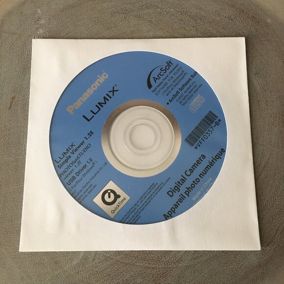 Panasonic LUMIX DMC FX10 6.0MP Digital Camera In Black + Tamrac Case - Picture 15 of 16